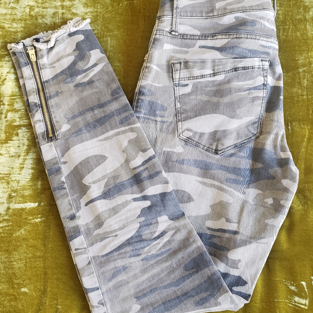 EXPRESS Camo Ankle Jeans
